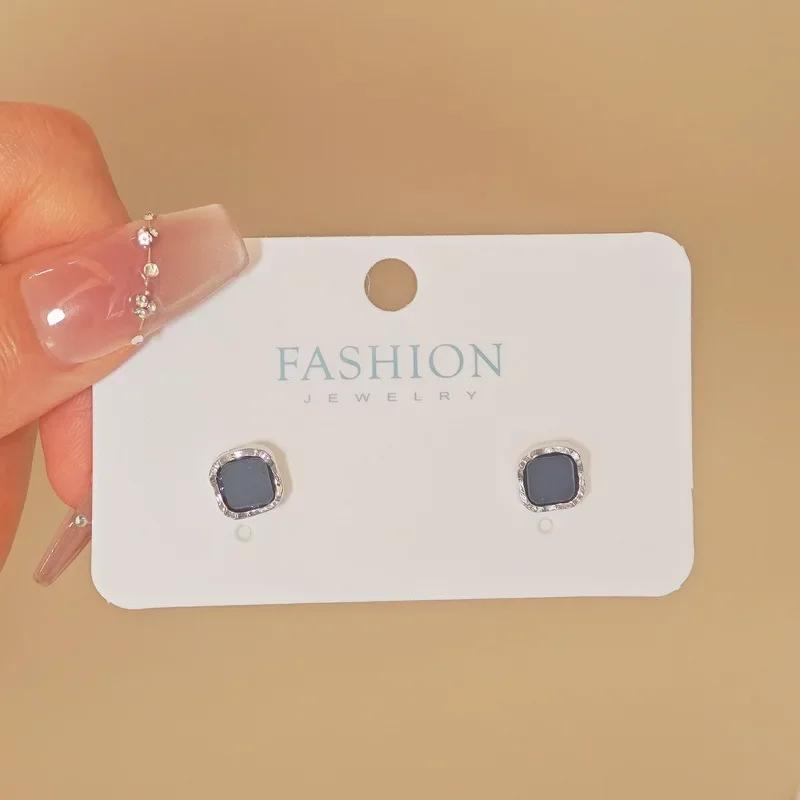 

LATS Нежные маленькие серьги-пусеты в виде круга для женщин, золотистого цвета, с кристаллами, минималистичные, летняя мода, циркон, аксессуары для вечеринок, подарок