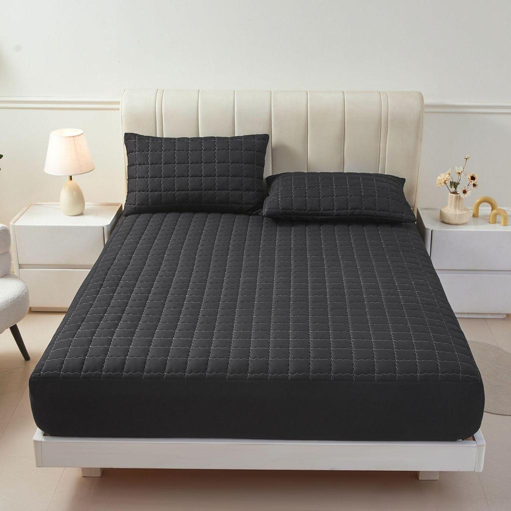 Waterproof Quilted Fitted Sheet: Urine-Proof Solid Color Mattress Protector