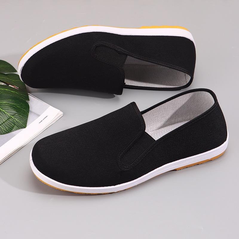 Alte Pekinger Stoffschuhe Herren rutschfest und verschleißfest Mittelalt leicht und atmungsaktiv Standarbeit schwarze Stoffschuhe