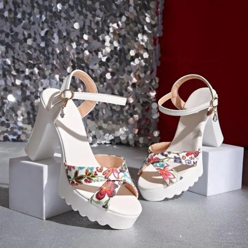 Fashion Brand Design Flower Print White Sandals Women Summer Round Toe Platform Super High Heel Sandals Sexy Floral Back Strap Shoes