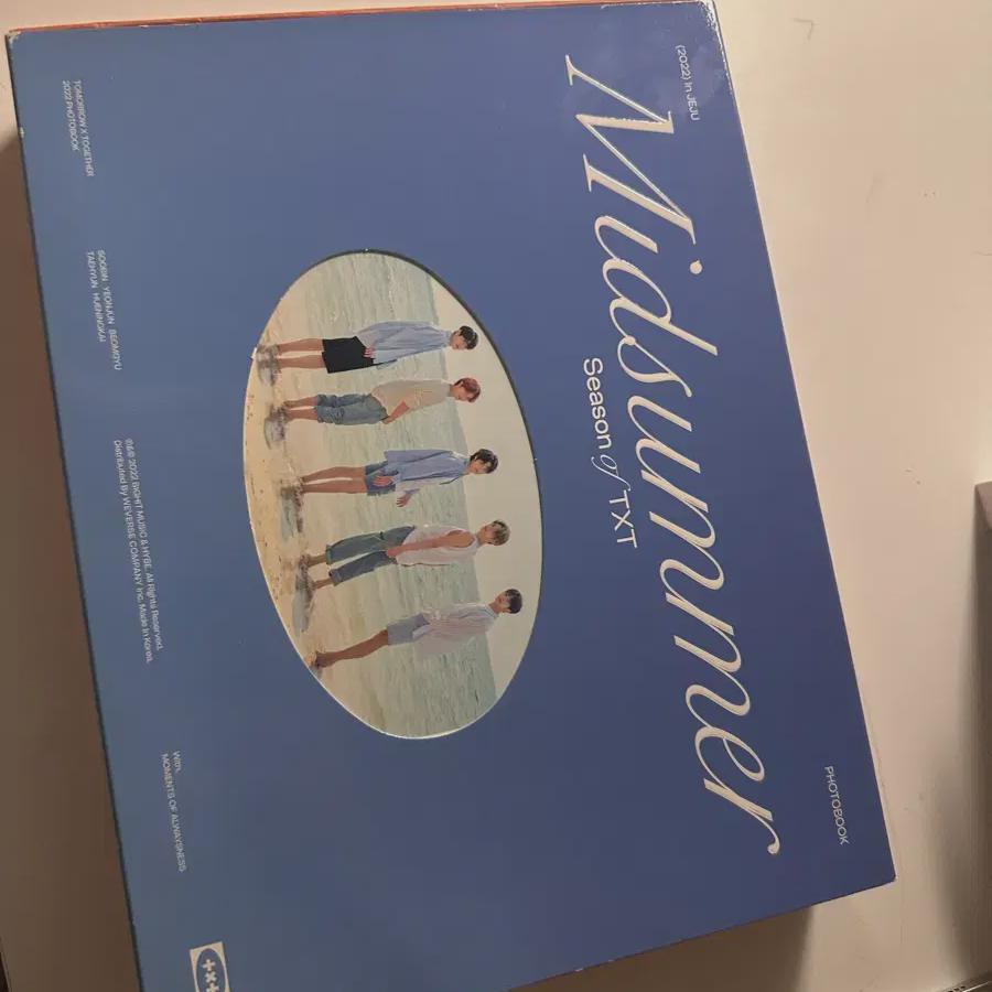 

Tomorrow X Together Летний фотобук