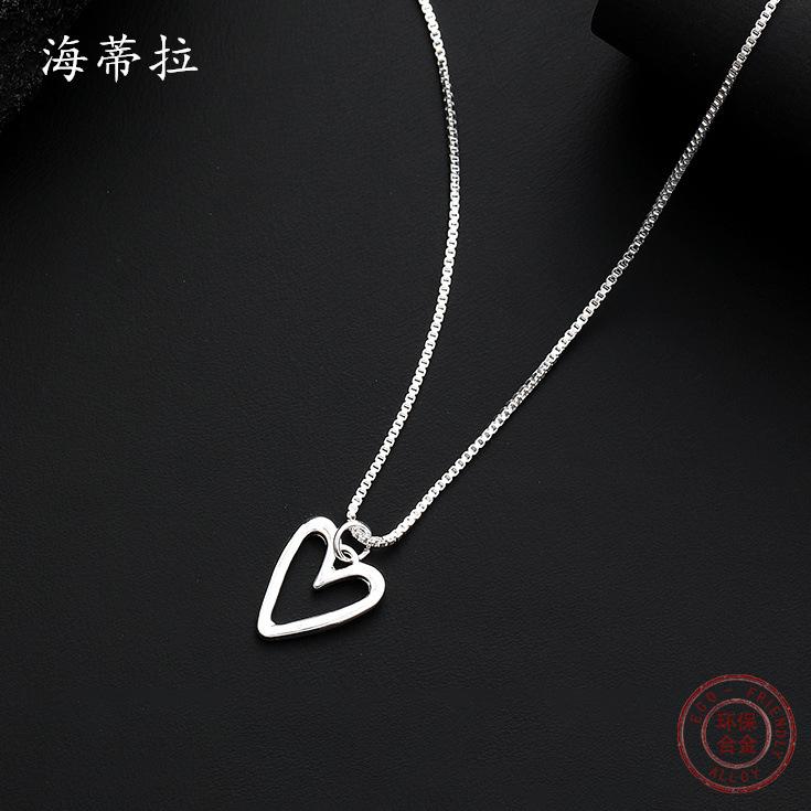 Love hollow small pendant, fashionable and simple smooth heart-shaped women's versatile love necklace