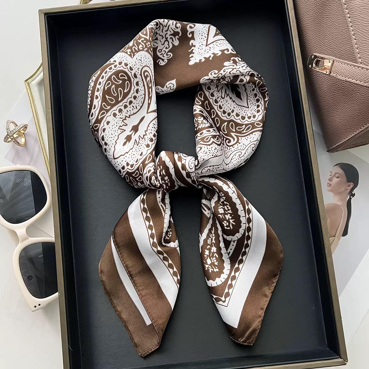 Nieuwe Zijden Vierkante Sjaal Dames Retro Paisley Cashew Print Neckerchief Vrouwelijke Foulard Hoofddoek Haarband Zachte Nek Tas Lint Satijn 70x70cm