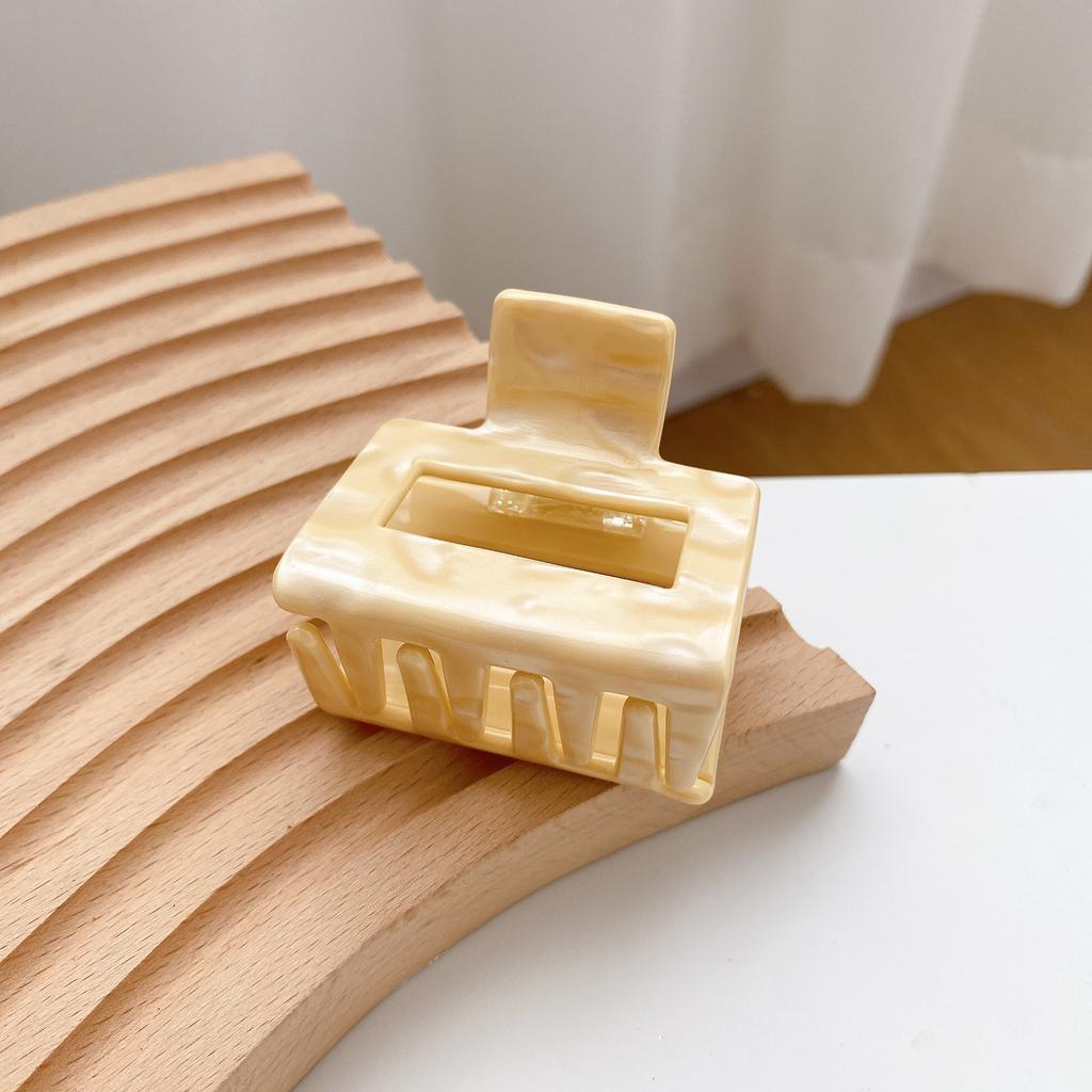 Quality Cream High Colored Hair Claw Clip For Effortless And Elegant Hair Styles