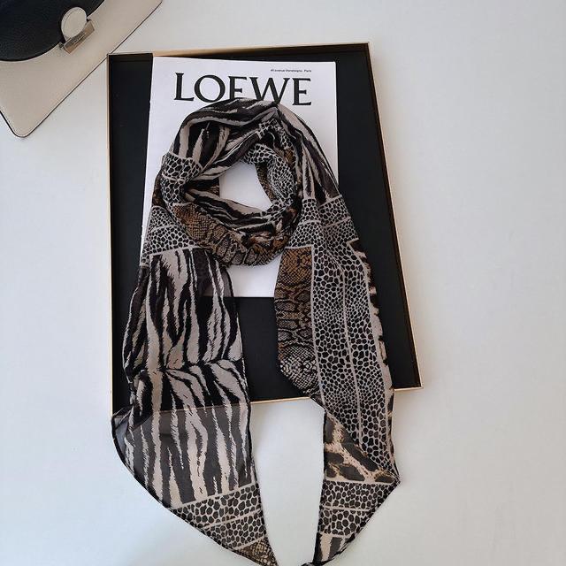 Retro black and gold leopard print white silk scarf autumn and winter new fashion light luxury high temperament warm scarf shawl dual-purpose