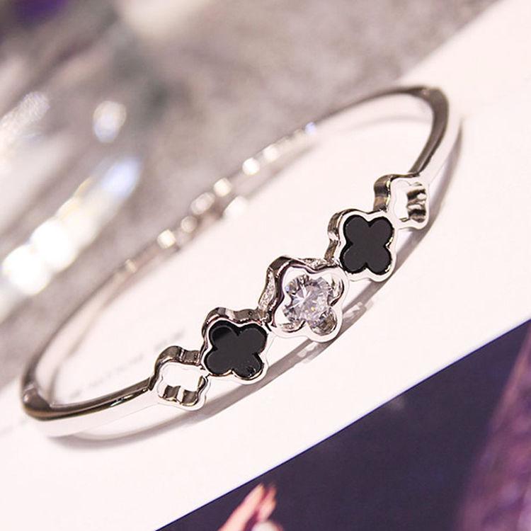 Rose Gold Four-Leaf Clover Bracelet with Micro-Set Zircon