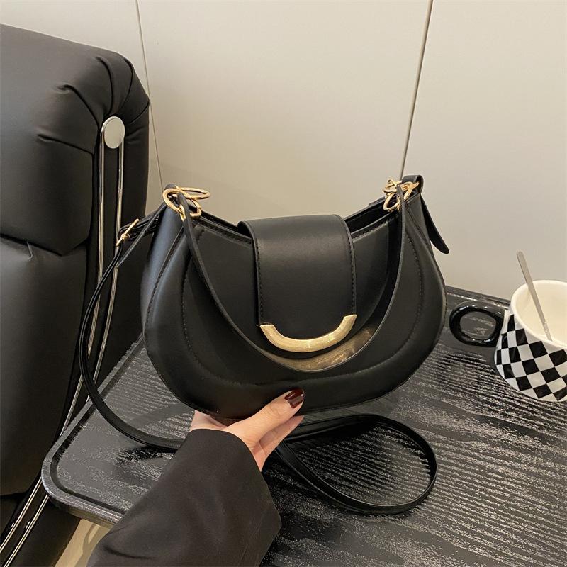 Women's Casual Messenger Bag New Women's Bag Simple Underarm Bag Solid Color Fashion Niche Design Bag Tide 2025 One Shoulder