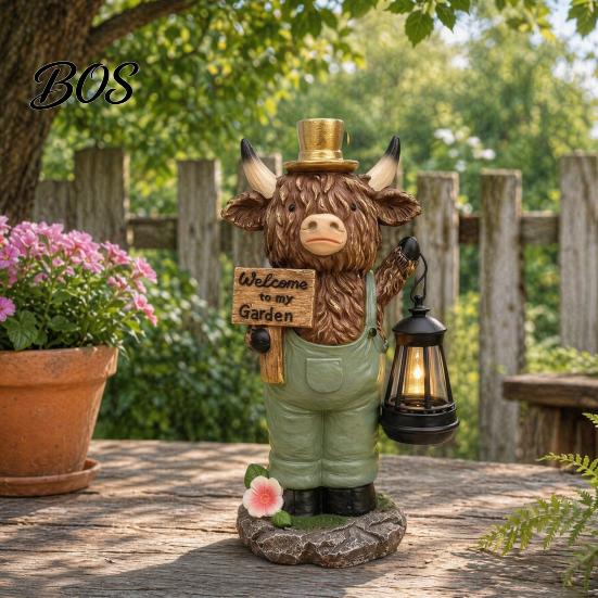 Outdoor Solar Light Highland Cow Garden Statue with Lantern, Welcome To My Hand-painted Decor Resin Sculpture for Farmhouse Yard Patio Lawn Lantern