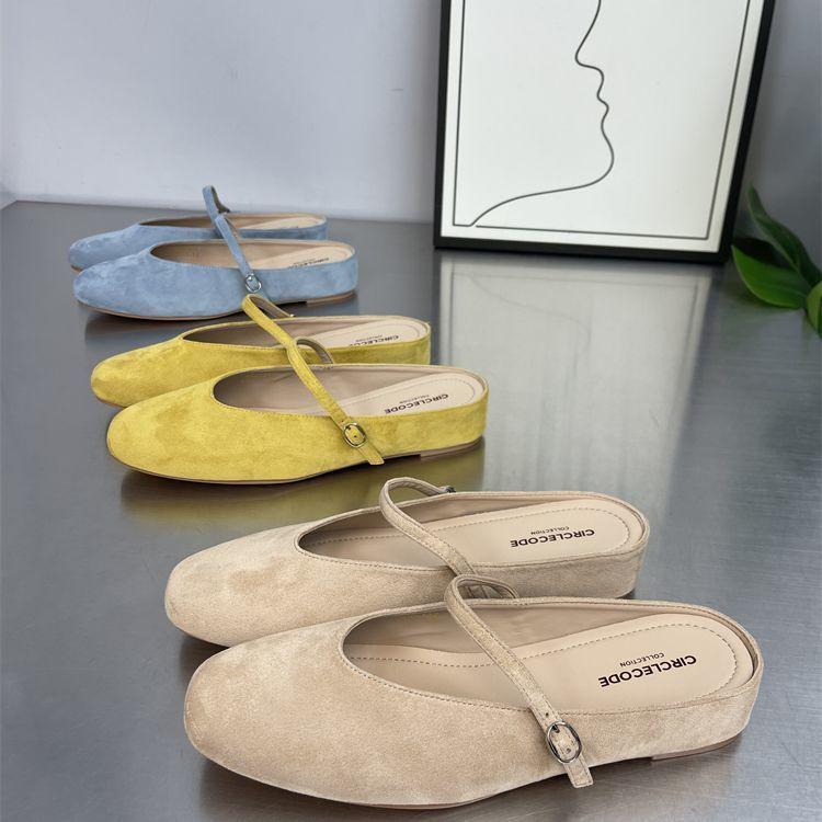 

Женские замшевые тапочки на плоской подошве с одним ремешком, новая коллекция весна-лето 2025, с закрытым носком, для улицы, полусабо, на мягкой подошве, повседневные туфли-одинарки 40 жёлтый