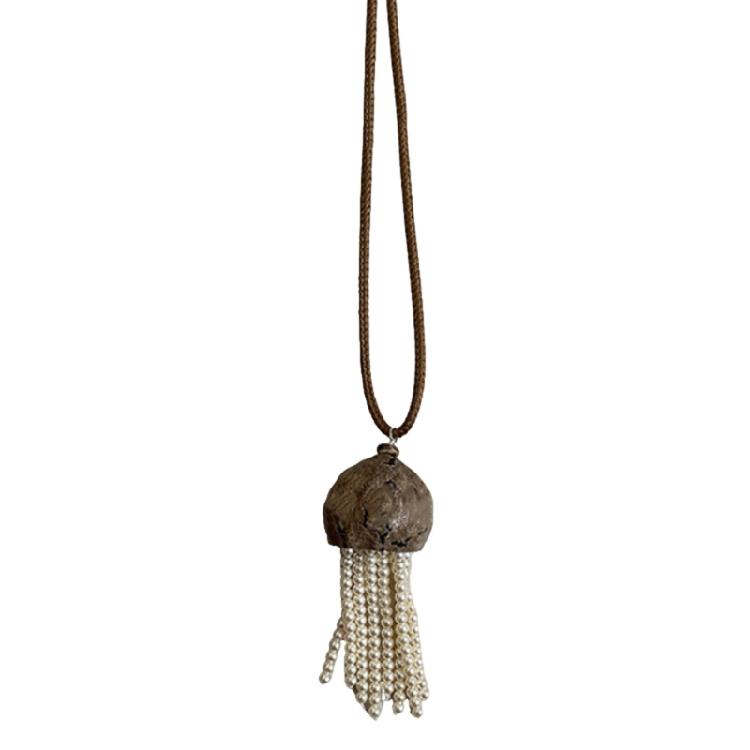 

Beautiful Ocean Themed Jellyfish Necklace With Delicate Pearls Embellishments And Customizable Fit Sweater Chain 1