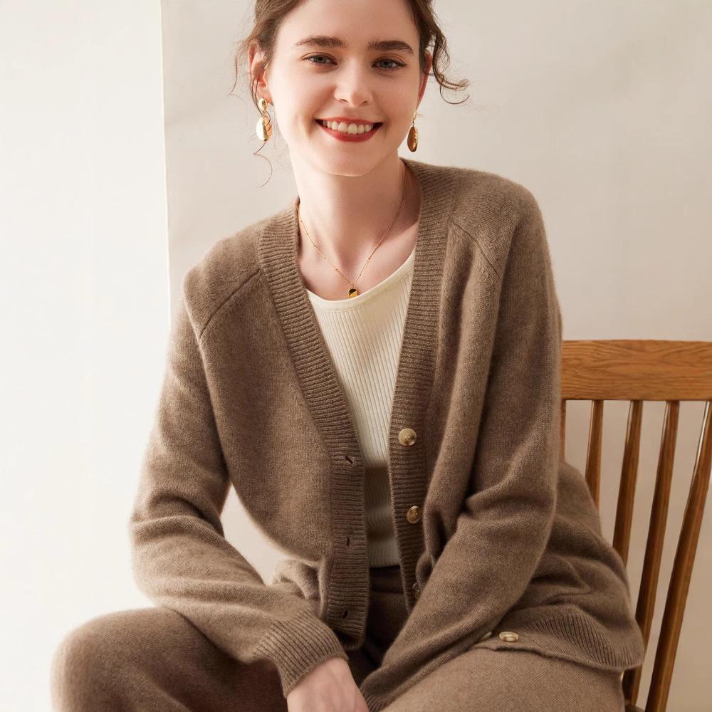 2024 Autumn/Winter Women's Thick Cashmere V-neck Cardigan Sweater, Loose Fit, Knitted Drop-shoulder Top