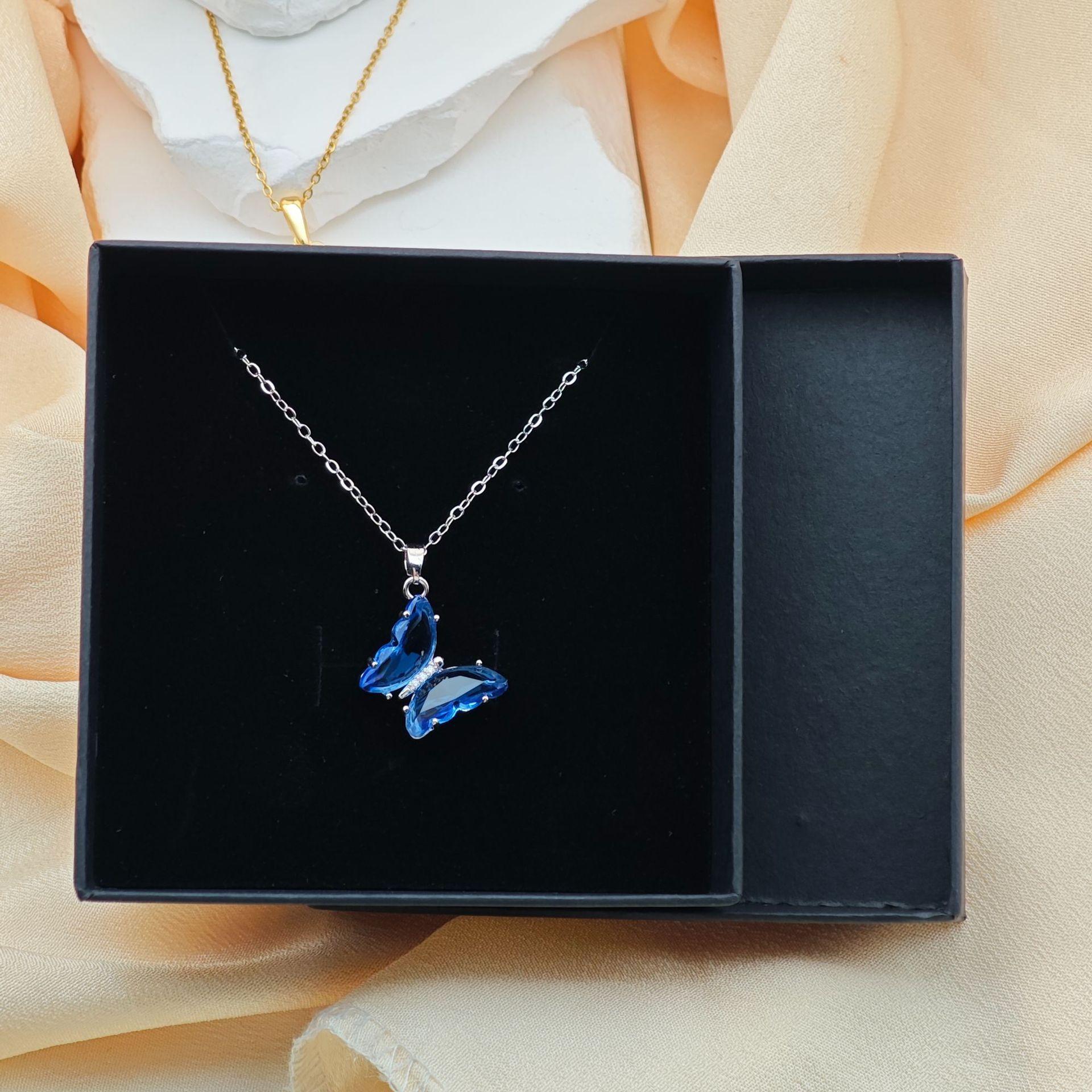 

Ожерелье Женское Легкая Роскошь Нишевое Ожерелье Четырехлистный Клевер Высокий Дизайн Титановая Сталь Цепочка на Ключицу Универсальное Ювелирное Изделие