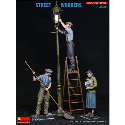 Miniart 1/35 Scale Street Workers (3 Figures) Plastic Model Kit MA38081