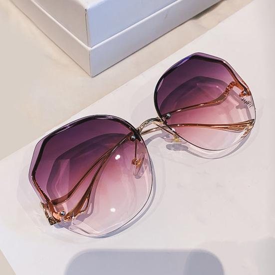 Sunglasses for Women Men Retro Octagon Metal Frame Gradient Glasses UV400 Lens Vintage Polygon Shades for Outdoor Activities
