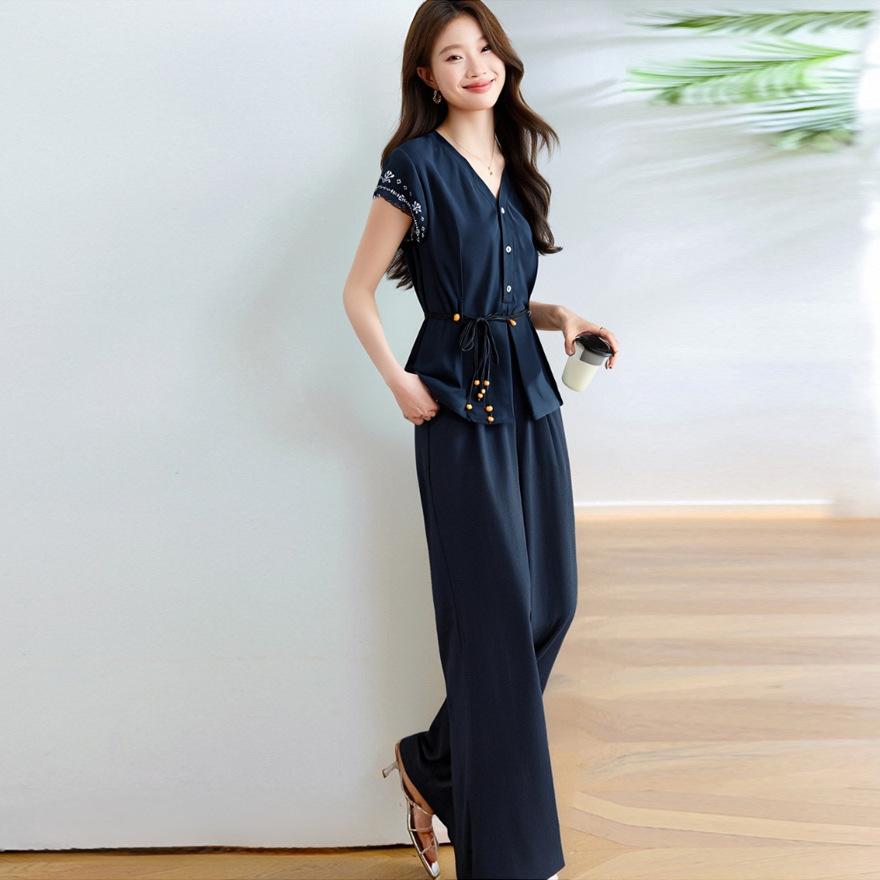Fashion Suit Women's  New Temperament V-neck Heavy Industry Embroidered Top Wide-leg Pants Two-piece Suit