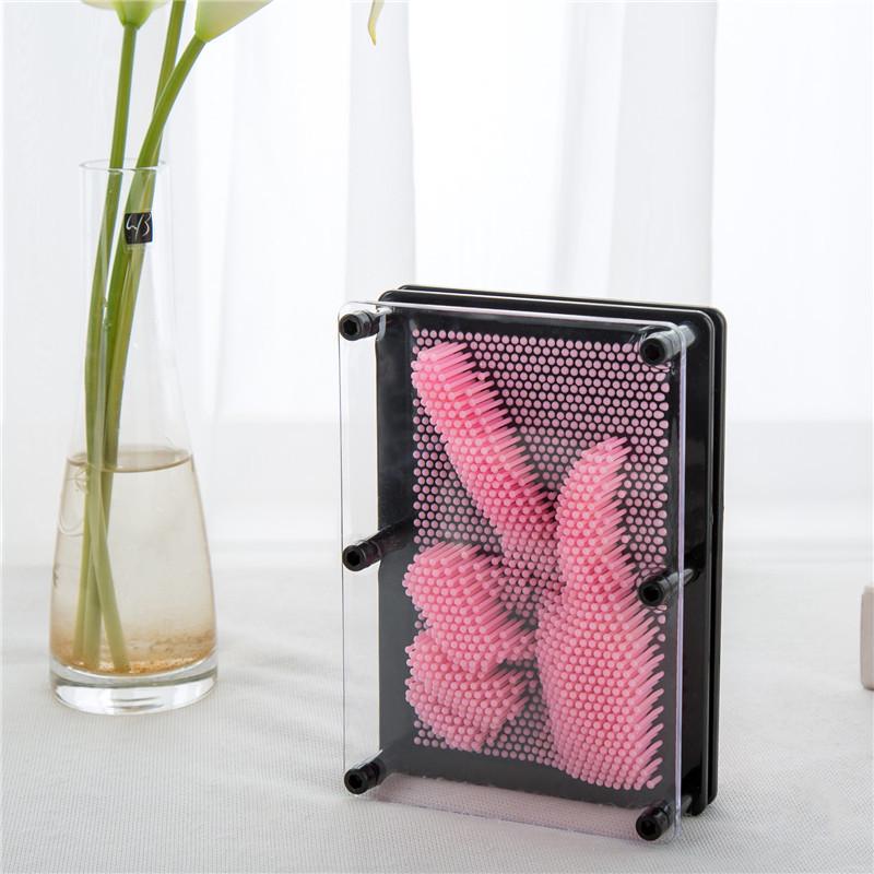 

3D Hand Mold Pin Art - Changeable Three-Dimensional Sculpture Toy for Kids, Perfect for Back to School, Graduation, or Birthday Gifts Small розовый