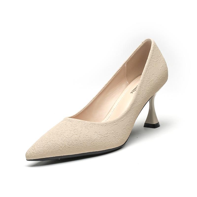 Professional commuter temperament high heels 2025 Korean version thin heel pointed fashion women's shoes black soft leather OL work shoes