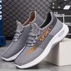 Herr Nya Sneakers för Sommaren Flygstickade Andningsbara Löparskor Trendiga Snörskor Lättviktiga Mjuka Sulor Utan Tröttande Fotskor