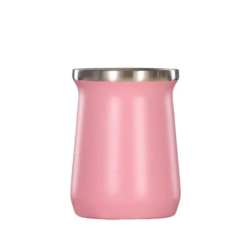 Ein doppelwandiger 8oz Isolierbecher aus Edelstahl 304 mit einem schlichten europäischen Stil, geeignet für zu Hause und auf Reisen
