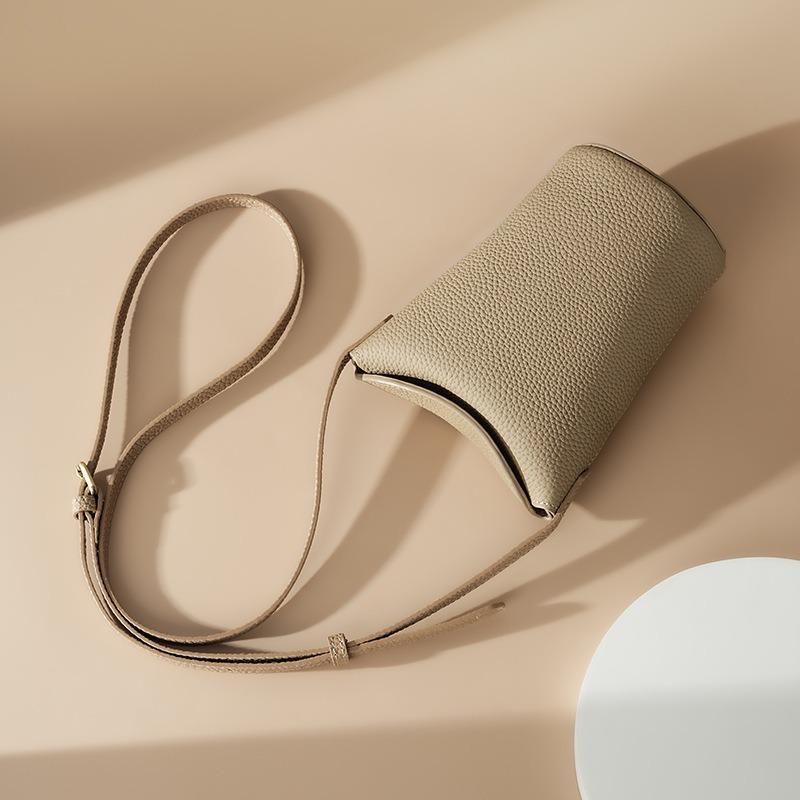 Niche exquisite leather small bag women's soft leather summer women's messenger bag first layer cowhide women's high-end mobile phone bag