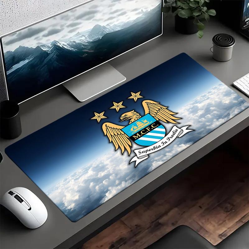 Tappetino per mouse con stemma del Manchester United, Tappetino per mouse da gaming, Tappetino per tastiera, Decorazione da scrivania per computer portatile, Regalo per tifoso, Regalo di compleanno