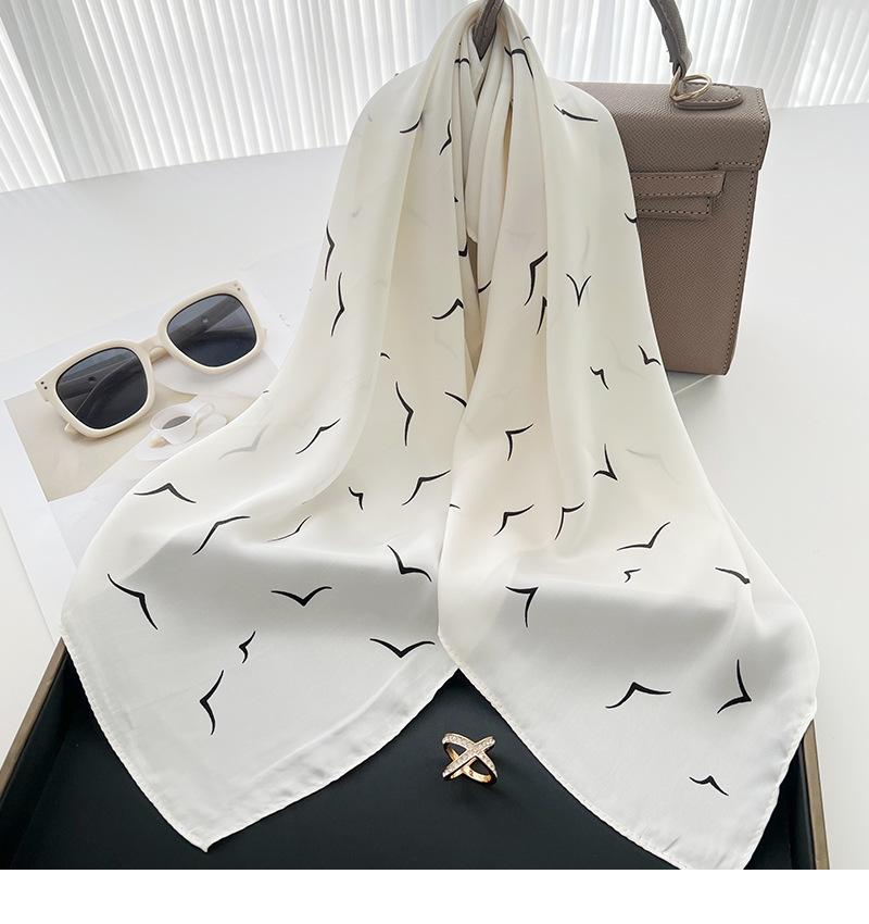 1Pc Solid Color Scarf For Women Luxury Square Scarf Bandanna SpringSummer Fashion Headband Hair Scarf Soft Stain Neckerchief
