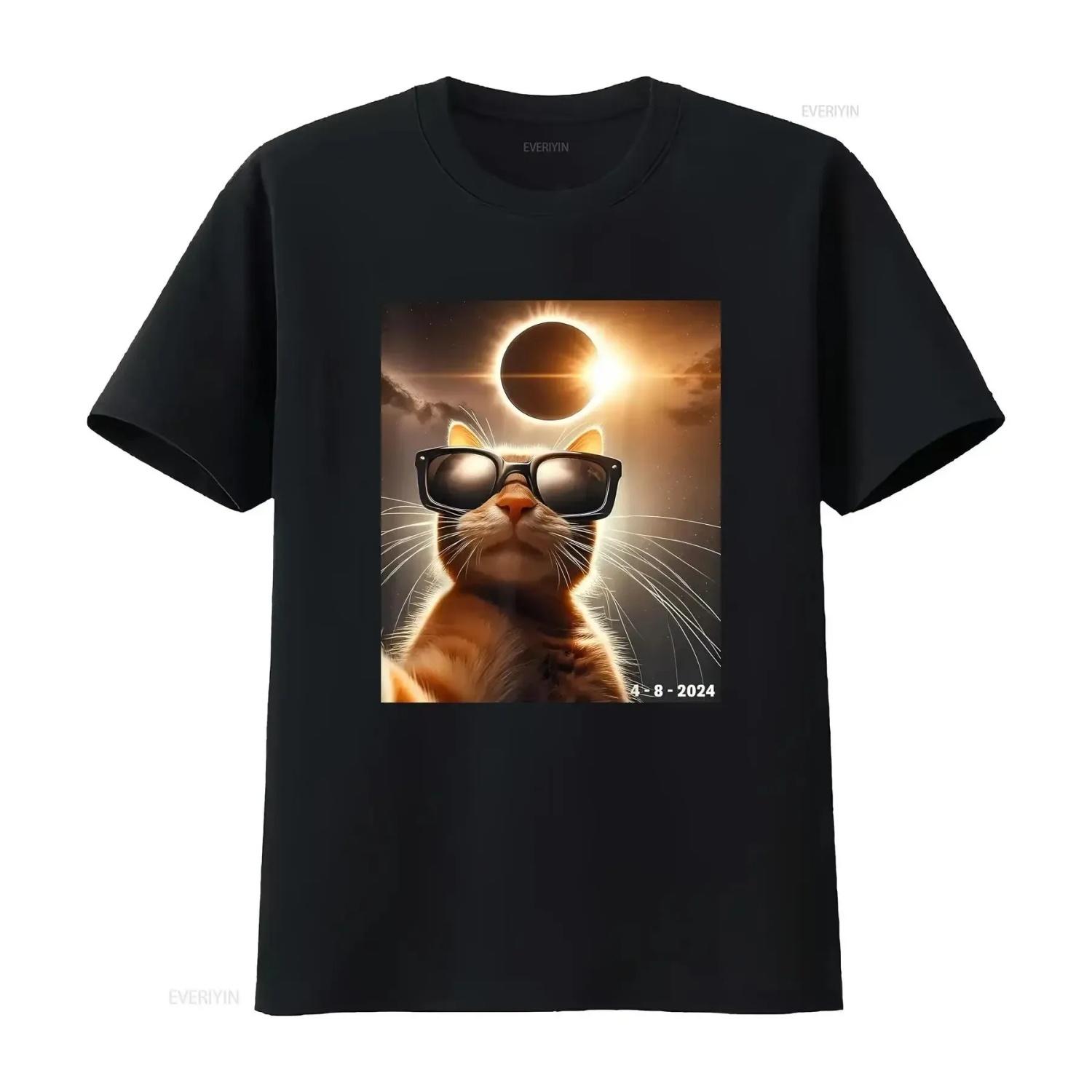 Cat Taking A Selfie With Solar 2024 Eclipse Cute T Shirt short sleeves vintage Washed fashion Top For Everyday Wear S чёрный