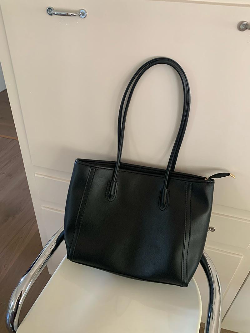 

Large Capacity Retro Women s Bag Trendy Korean Style Handbag Versatile Tote Bag Fashiable Single Shoulder Bag Branded Handbag 35cmX27cmX10cm чёрный