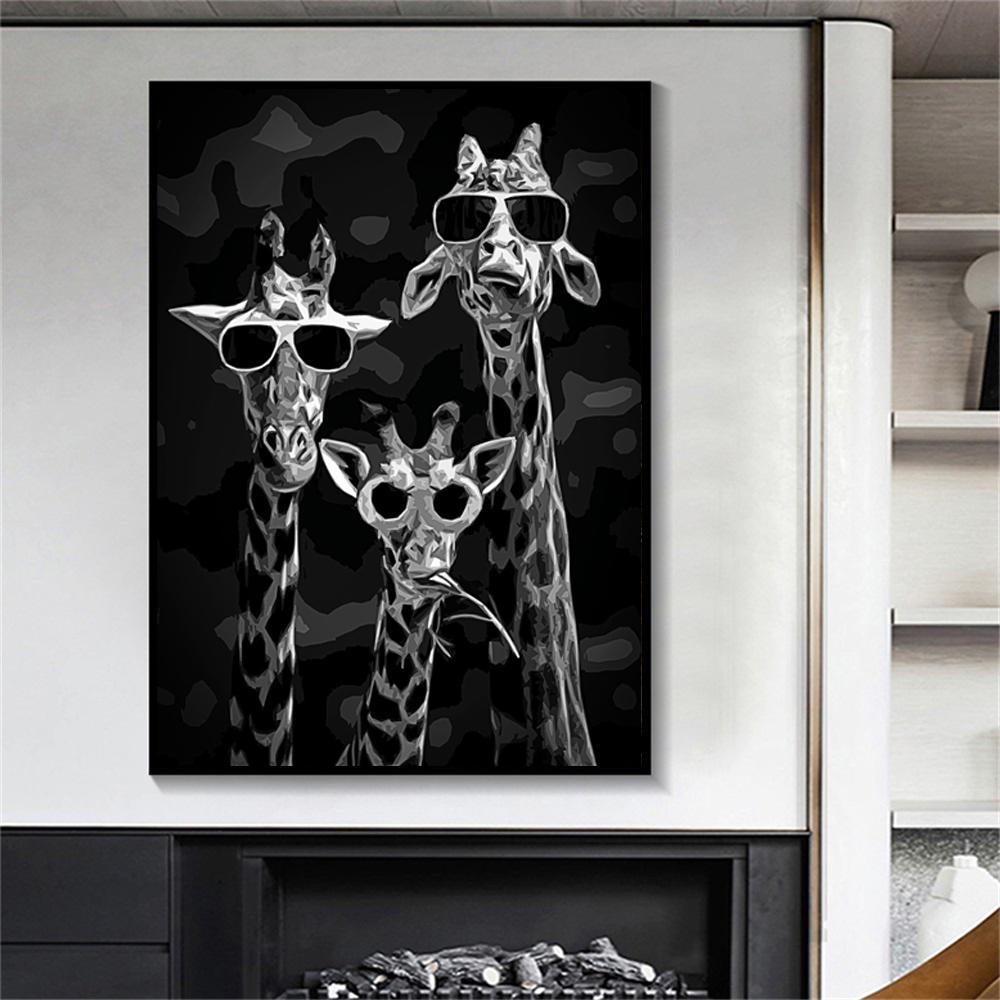 

Интересный постер с изображением животных и тремя полотнами с принтом жирафов в солнцезащитных очках