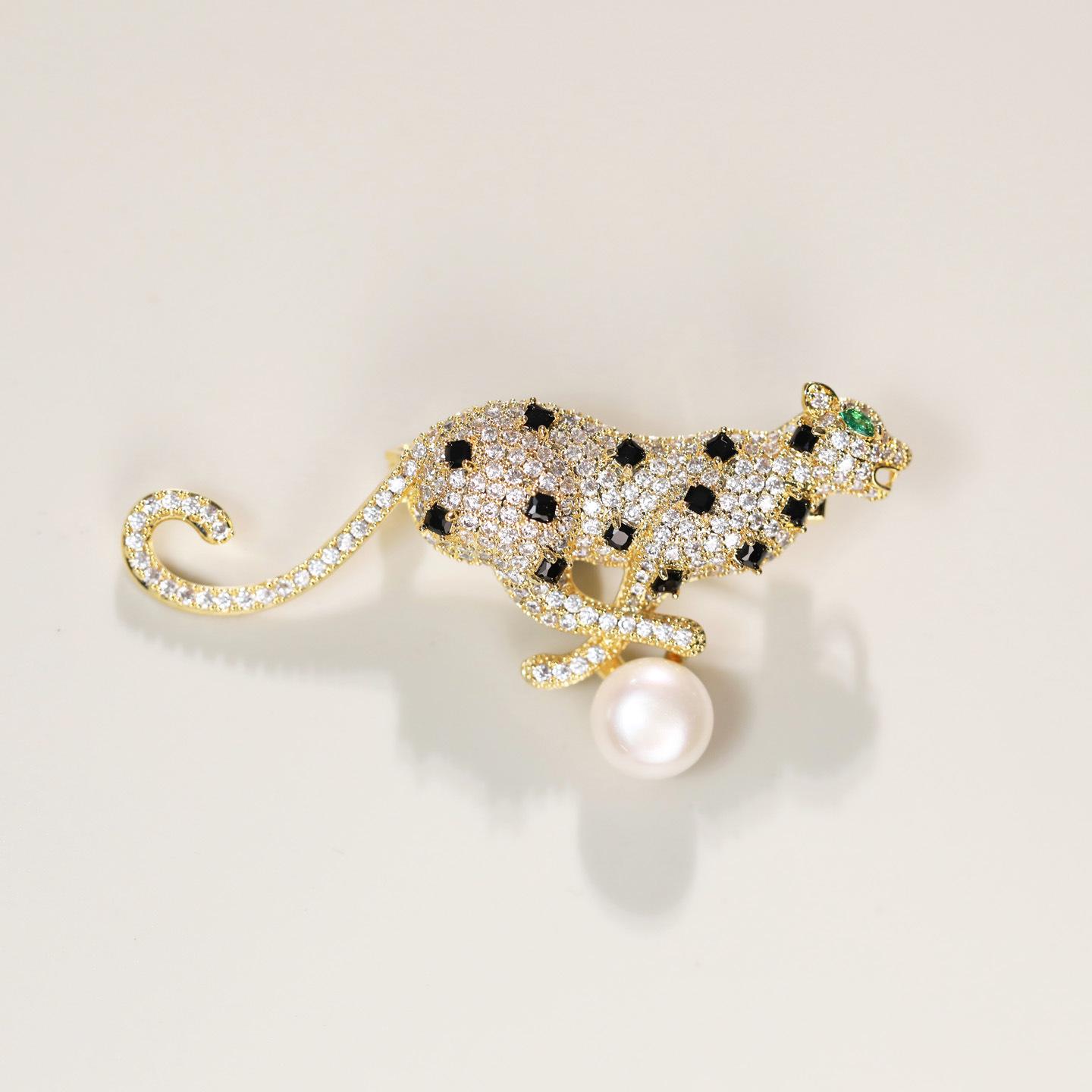 Men s Leopard Brooch with Copper, Zircon, and Natural Pearl
