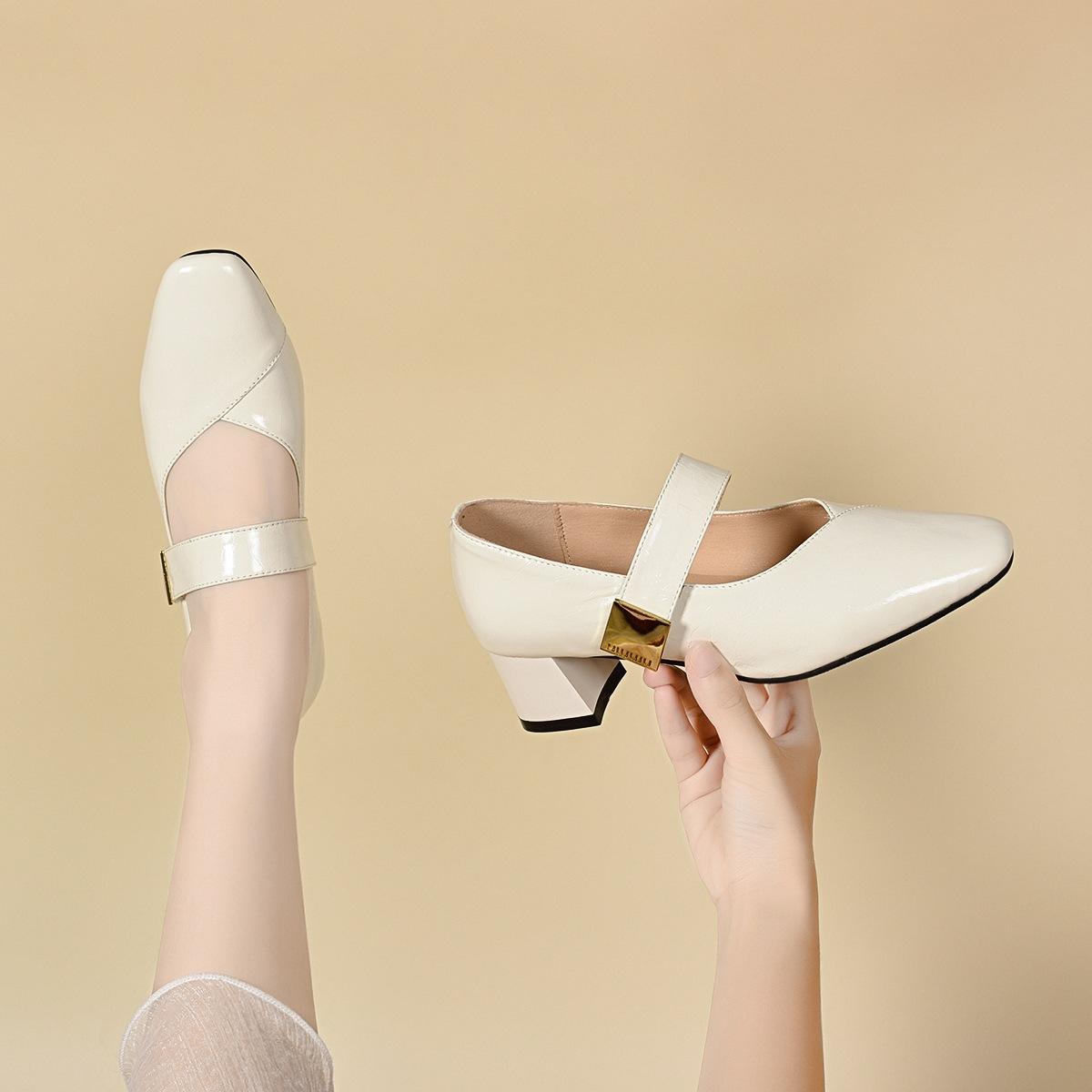 

Женские осенние туфли на высоком каблуке с квадратным носком, новые, простые, темпераментные, Мэри Джейн, с открытым верхом, на толстом каблуке, с квадратной пряжкой, одинарные туфли, кожаные туфли 40 бежевый