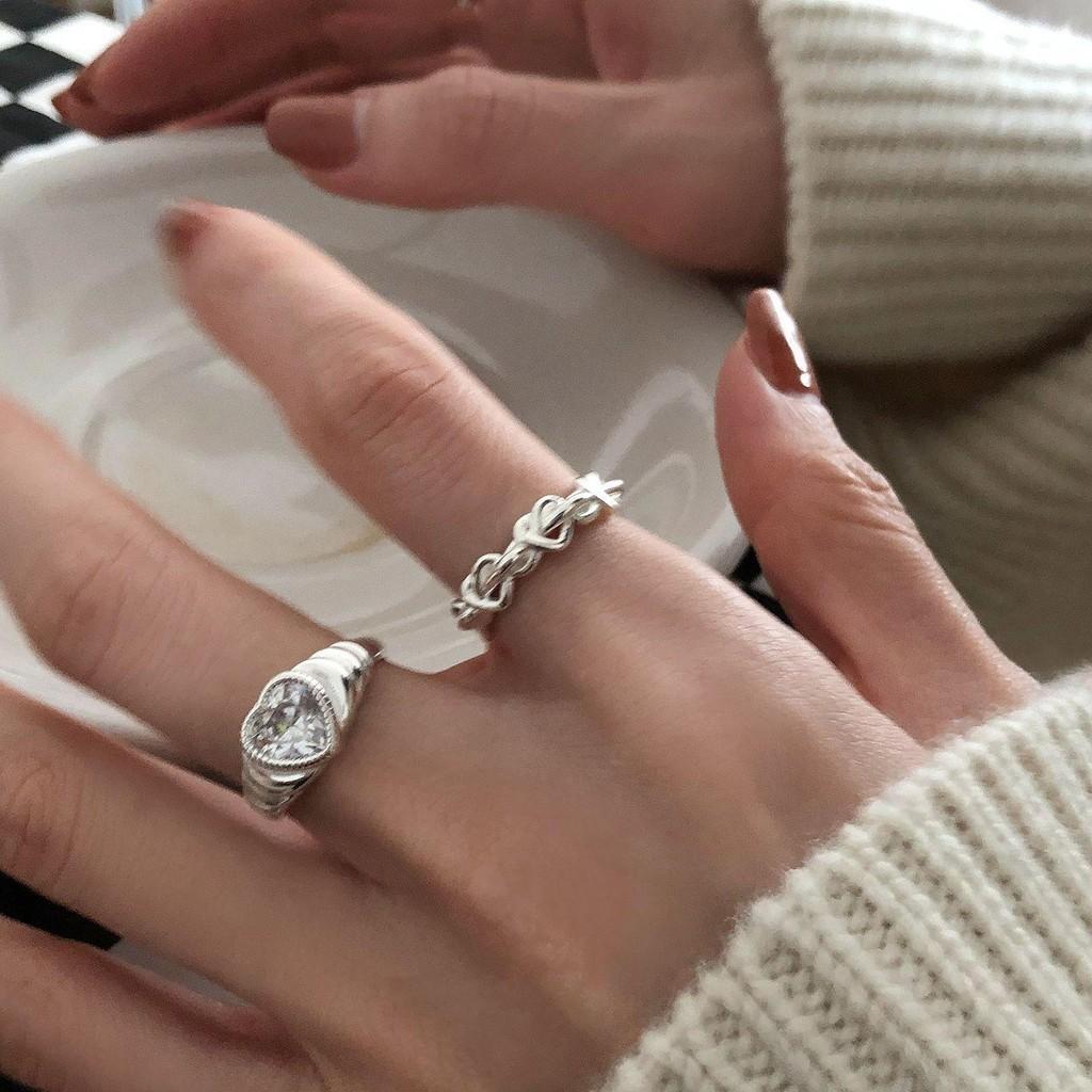 Fashionable Korean Twisted Heart Design Adjustable Ring In Shiny 925 Silver