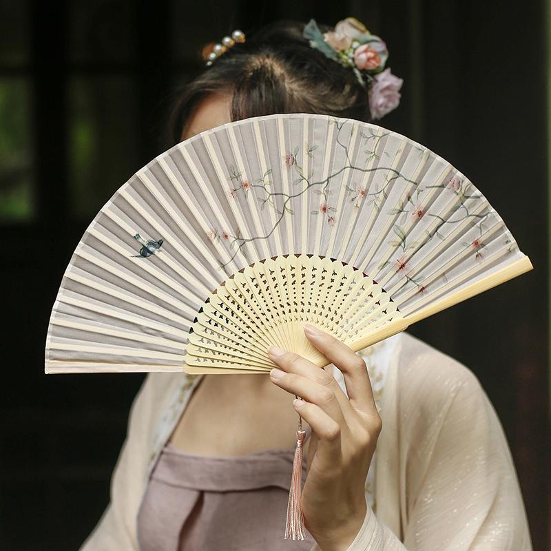 Bamboo Chinese Style Folding Fan Vintage Silk Folding Fan Shank Classical Dance Fan Tassel Elegent Female Hand Fan Home Decor