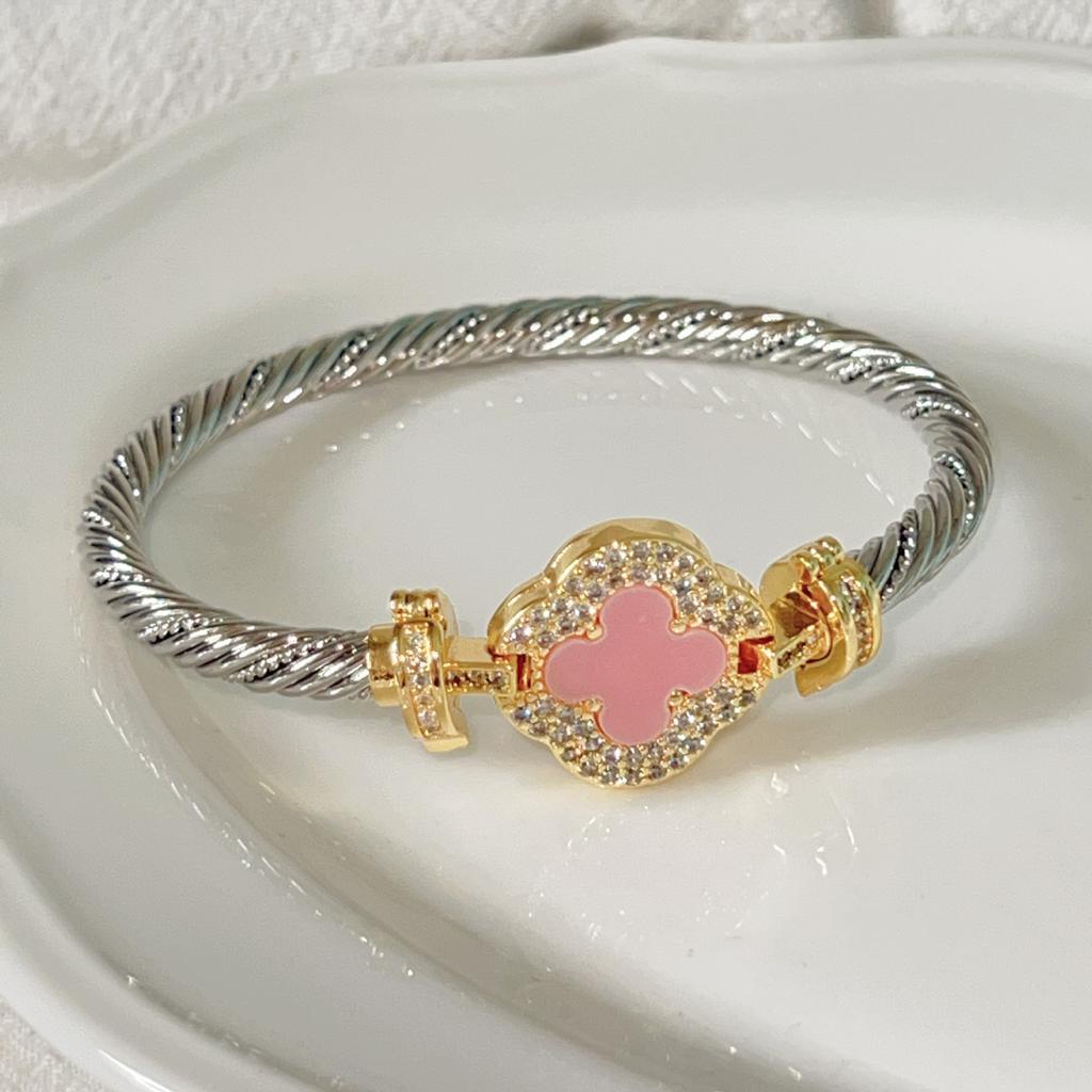 High End Fashion Micro Inlaid Zircon Clover Bracelet with Gold Plating for Women's Jewelry