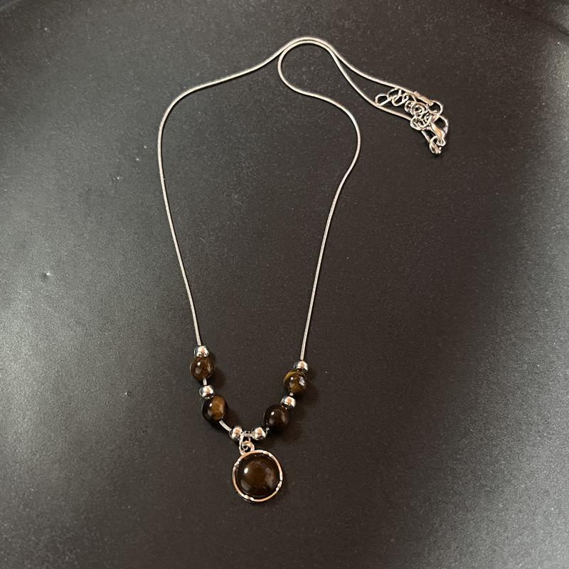 Vintage Leather Brown Stone Pendant Necklace Stacking Choker Temperament Clavicle Chain for Women Girl Autumn Winter Necklace