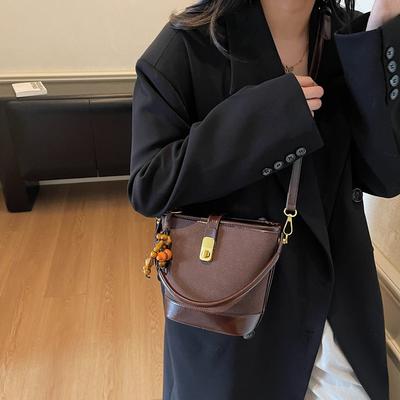 Maillard Handbag Bag Women's 2025 New Fashion Versatile Retro Contrasting Color Shoulder Messenger Bag Commuter Bucket Bag