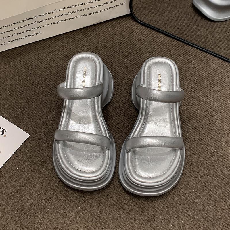 Thick-soled heightening cool slippers women's 2025 summer new outer wear fashionable and versatile casual small man with sandals