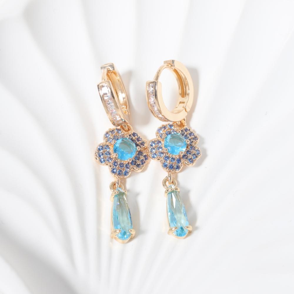 Luxury Flowers with Water Droplets Zirconia Dangle Earrings for Women Golden Earring Jewelry Party Accessories