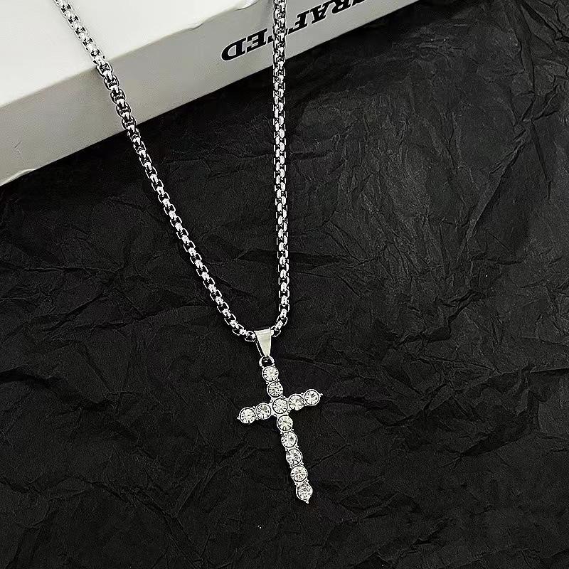 Unisex European & American Hip-Hop Diamond Cross Necklace: Trendy Streetwear Chain for All-Match Style