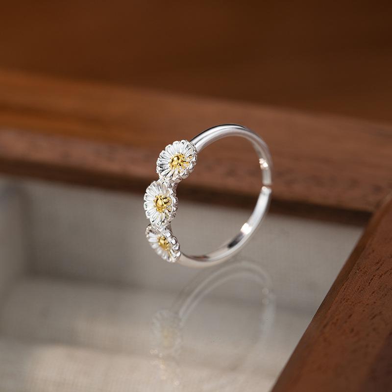

Маленькое кольцо с маргариткой, женское, простое, нишевое, дизайн, белое кольцо с цветком, темперамент, регулируемое, для путешествий, ювелирное изделие