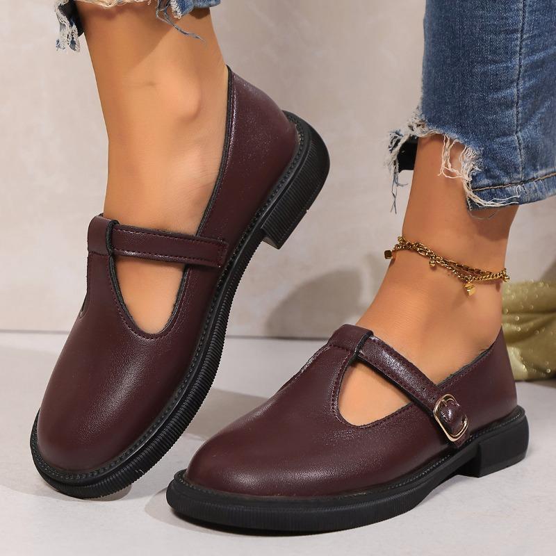 Large Size Autumn and Winter Retro Round Head Belt Buckle Single Shoes New Fashionable Small Leather Shoes Flat Thick Heel Women's Shoes