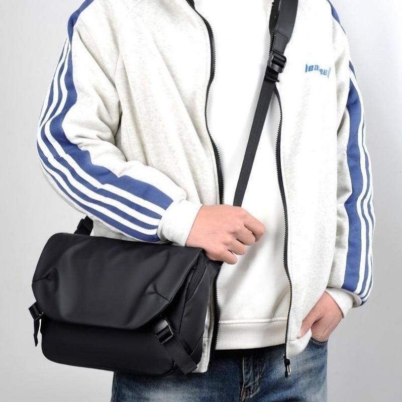 Men's shoulder tooling bag machine messenger bag casual trendy brand men's bag ultra-light travel tablet business bag