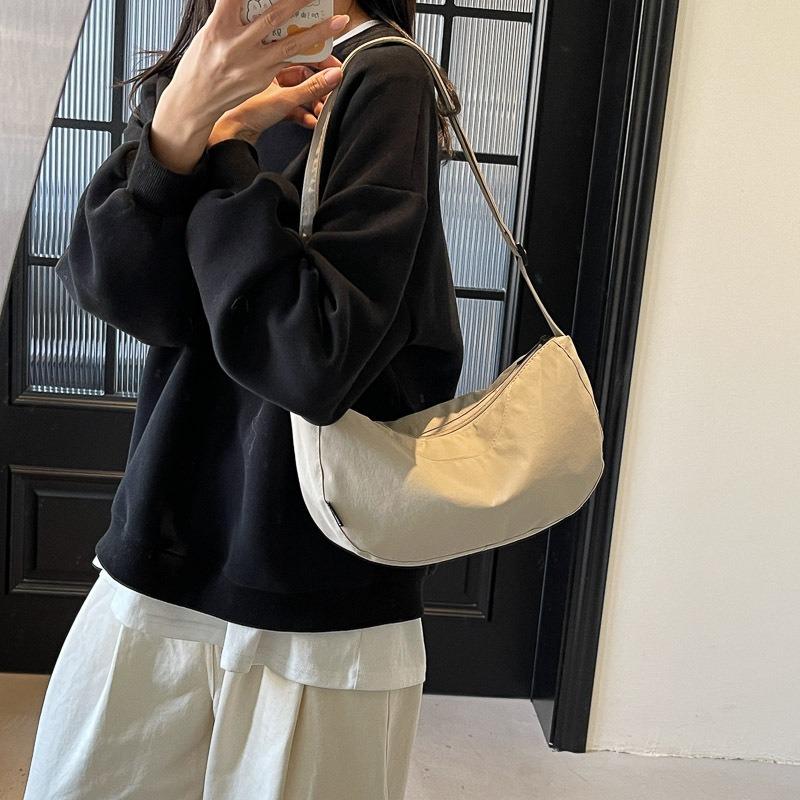 Casual and light shoulder crossbody Oxford canvas bag women's waterproof commuter solid color versatile nylon bag