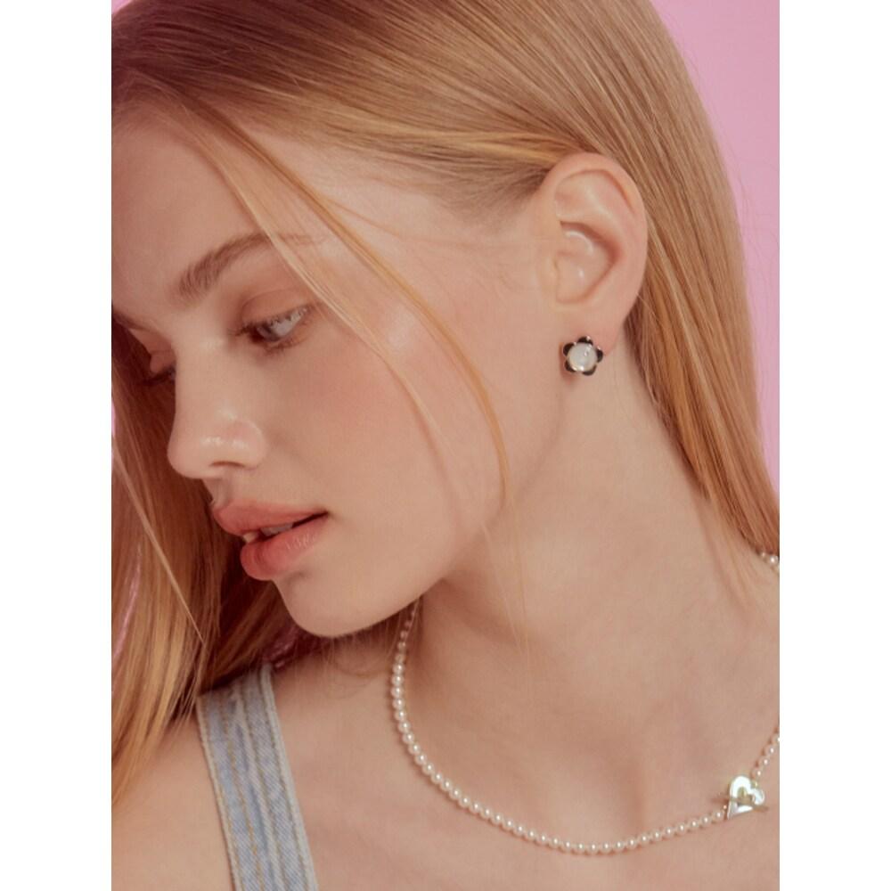 Mother Of Pearl Flower Earrings Ec1911