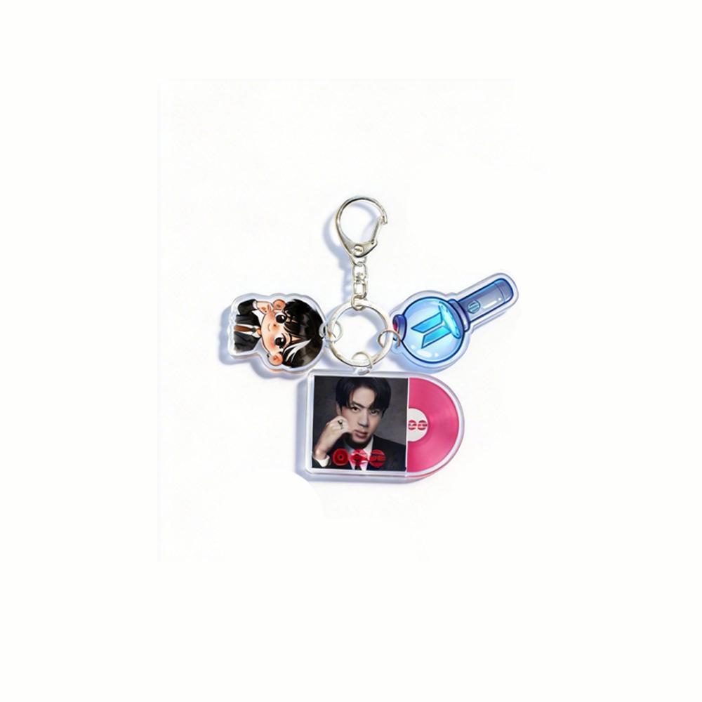 BTS Portachiavi Stile Disco in Vinile, con una Persona Reale, un Personaggio dei Cartoni Animati e un Bastoncino Luminoso – Un Accessorio in Tre Pezzi per Merchandising di Celebrità.
