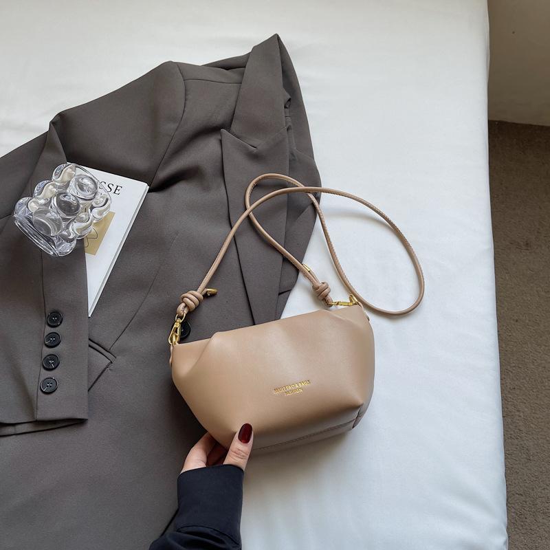 

Korean version of niche messenger bag 2025 summer new women s white women s bag women s fashion small bag women s