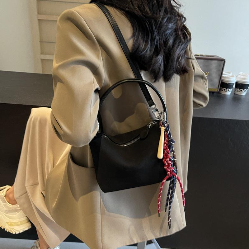 

Модная сумка в стиле ретро для женщин 2024 года, повседневная маленькая квадратная сумка, универсальная сумка через плечо высокого класса чёрный