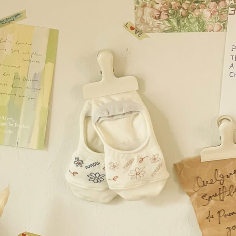 NMOO.OU F03_FLUTTERING FLOWERS FAKE SOCKS_beige