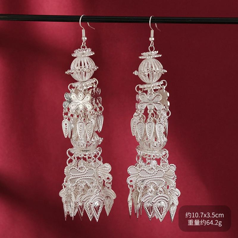 Niche double-layer Miao silver earrings, retro fringed personalized long earrings, women's middle earrings.