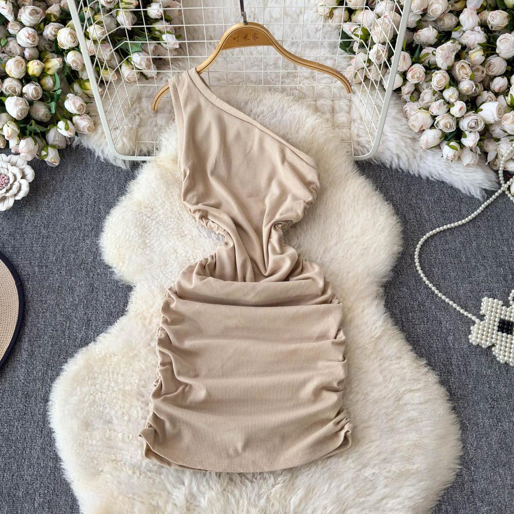 A Slanted Collar Dress for Spring Slimming and Shaping Women's Wear